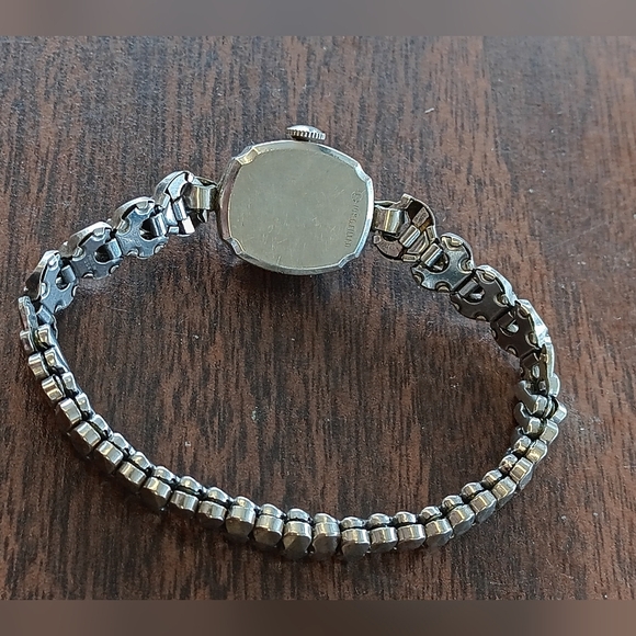 Very Rare Vintage 1943 Longines Womens Watch main image 4
